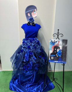 Kアリーナ横浜へトルソー型フラスタを配達しました。【横浜花屋の花束・スタンド花・胡蝶蘭・バルーン・アレンジメント配達事例1142】